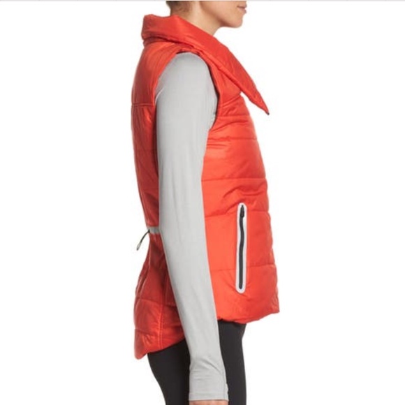 Zella Dynamic PrimaLoft Vest Size XS - Picture 2 of 13